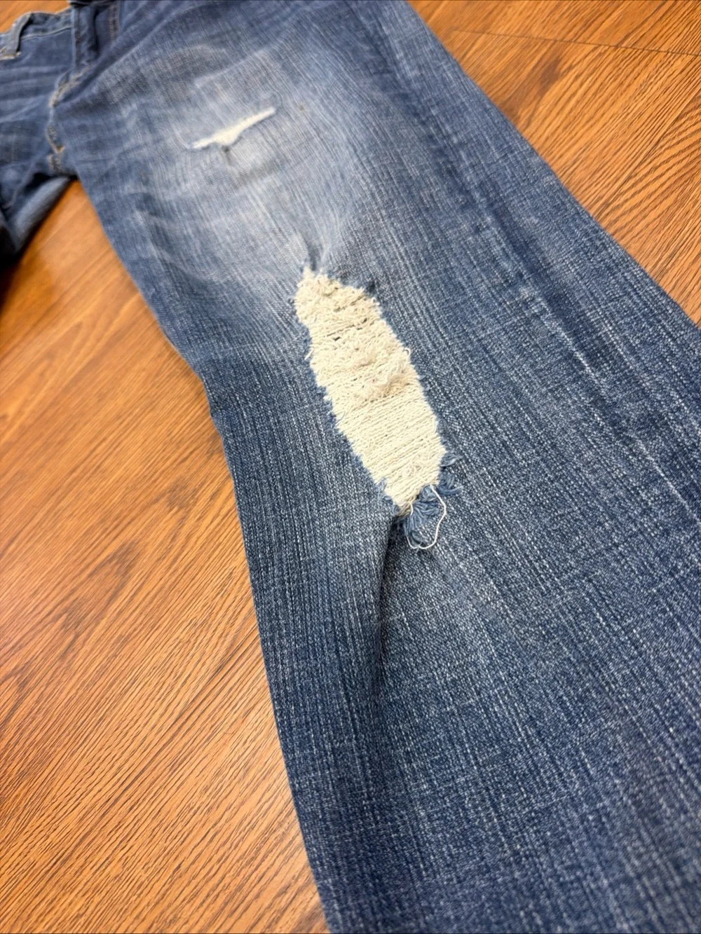 American Eagle Outfitters Men's Distressed Medium Blue Slim Straight Jeans
